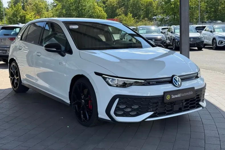 Volkswagen Golf din 2024 cu 25.500 km - oferta VOL236271 - foto 3