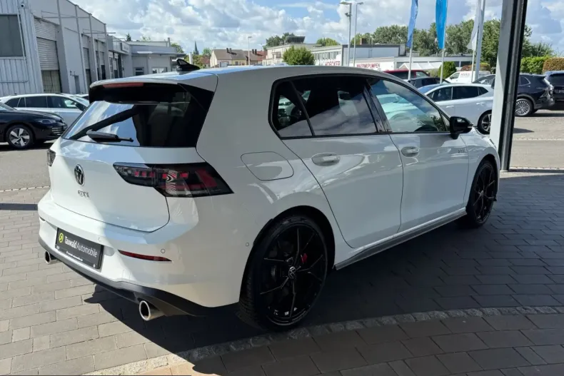 Volkswagen Golf din 2024 cu 25.500 km - oferta VOL236271 - foto 5