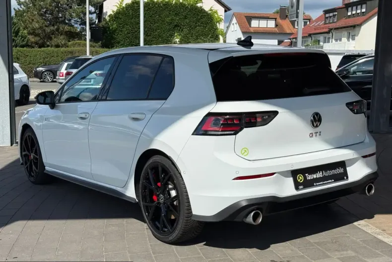 Volkswagen Golf din 2024 cu 25.500 km - oferta VOL236271 - foto 8