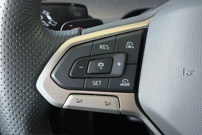 Volkswagen Golf din 2024 cu 25.500 km - oferta VOL236271 - foto 14