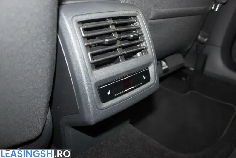 Volkswagen Golf din 2024 cu 43.900 km - oferta VOL236274 - foto 7