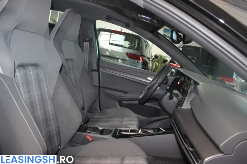 Volkswagen Golf din 2024 cu 43.900 km - oferta VOL236274 - foto 15