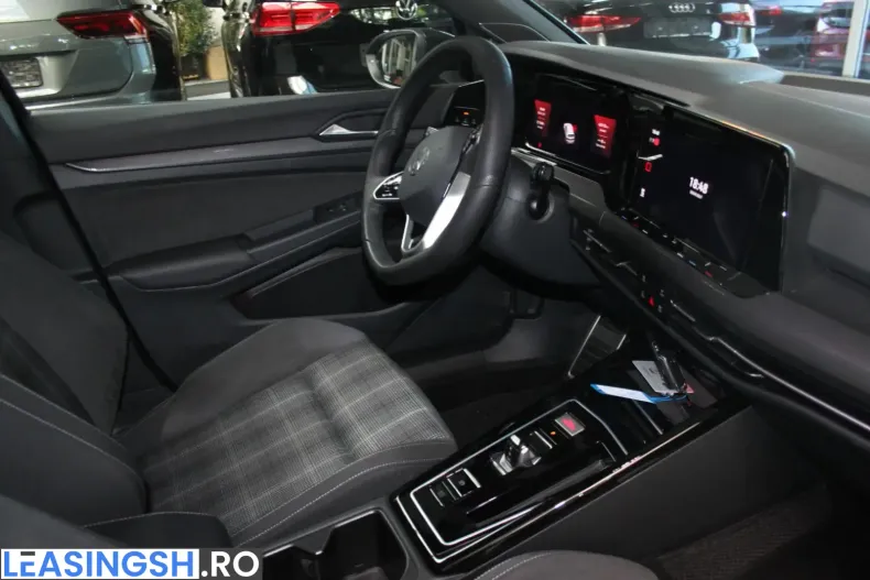 Volkswagen Golf din 2024 cu 43.900 km - oferta VOL236274 - foto 16
