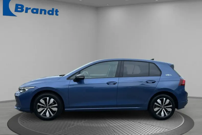 Volkswagen Golf din 2025 cu 21.680 km - oferta VOL236276 - foto 2