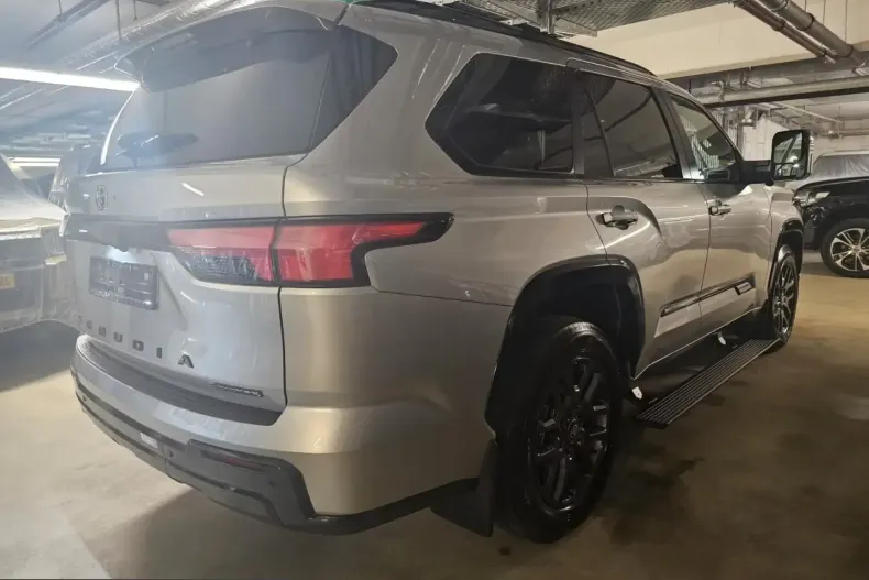 Toyota Sequoia din 2026 cu 51 km - oferta TOY236295 - foto 2