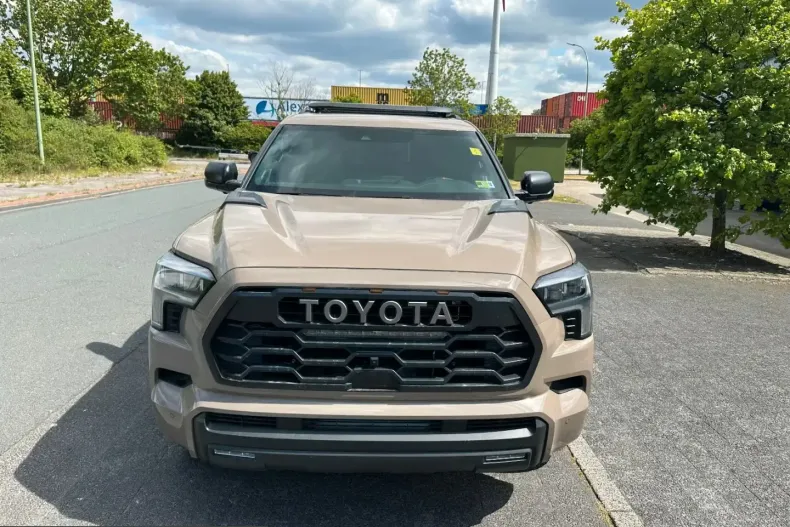 Toyota Sequoia din 2026 cu 51 km - oferta TOY236296 - foto 2