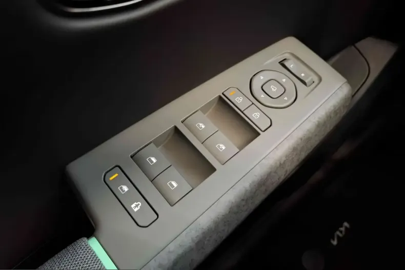 Kia EV4 din 2026 cu 51 km - oferta KIA236302 - foto 4