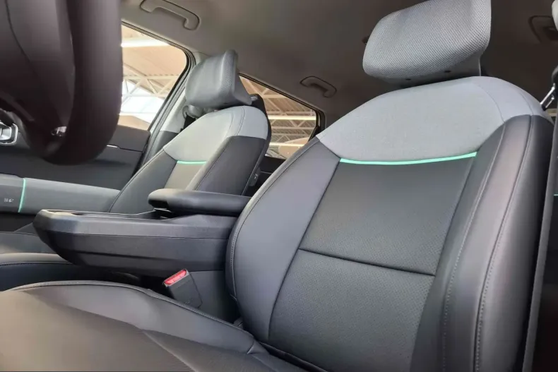 Kia EV4 din 2026 cu 51 km - oferta KIA236302 - foto 12