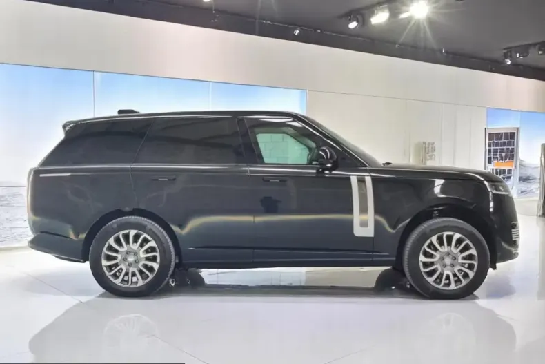 Land Rover Range Rover din 2026 cu 51 km - oferta LAN236304 - foto 3