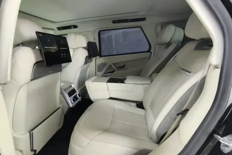 Land Rover Range Rover din 2026 cu 51 km - oferta LAN236304 - foto 17