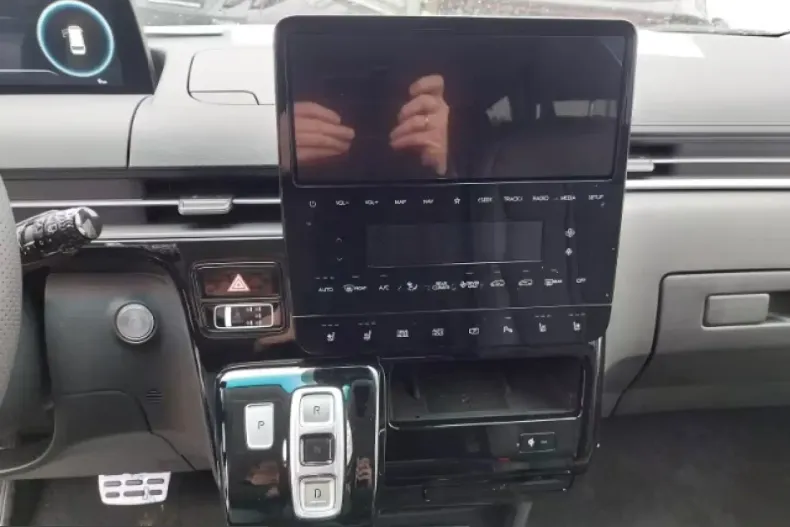 Hyundai Staria din 2026 cu 51 km - oferta HYU236305 - foto 8