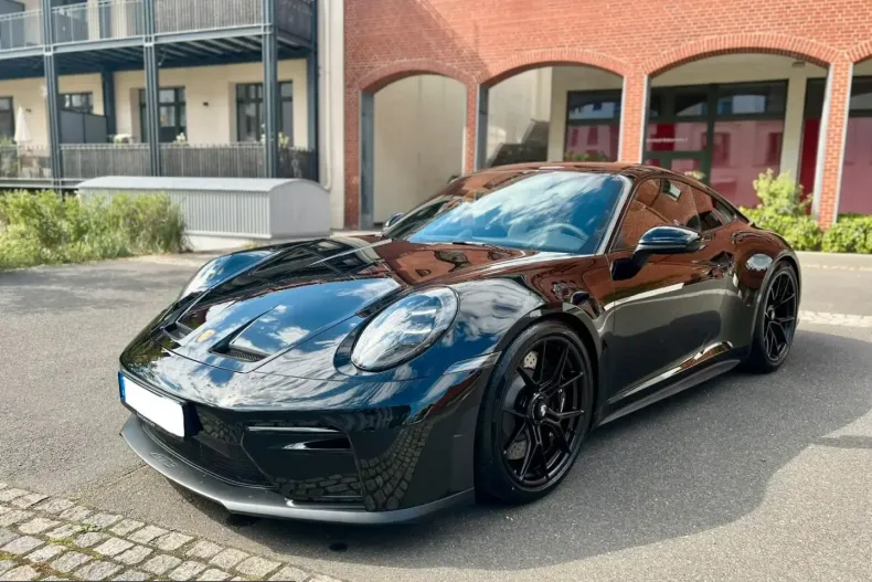 Porsche 992 din 2025 cu 2.500 km - oferta POR236309 - foto 1