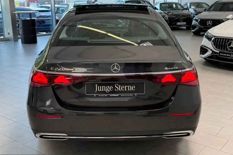 Mercedes-Benz E 220 (Clasa E) din 2025 cu 24.019 km - oferta MER236385 - foto 6