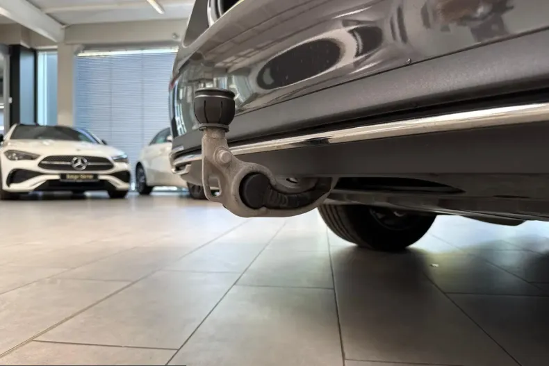 Mercedes-Benz E 220 (Clasa E) din 2025 cu 24.019 km - oferta MER236385 - foto 9