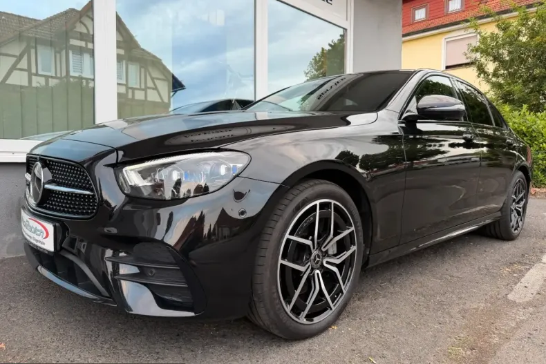 Mercedes-Benz E 300 (Clasa E) din 2023 cu 59.999 km - oferta MER236388 - foto 1