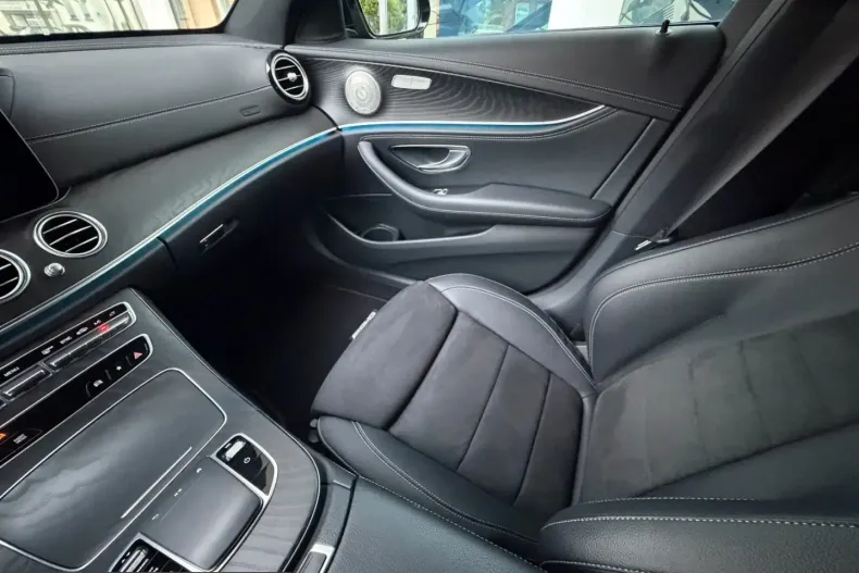 Mercedes-Benz E 300 (Clasa E) din 2023 cu 59.999 km - oferta MER236388 - foto 27