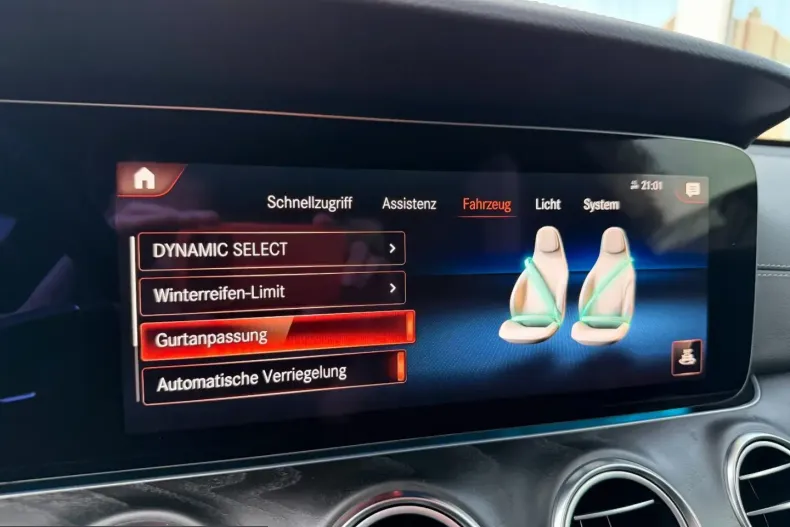 Mercedes-Benz E 300 (Clasa E) din 2023 cu 59.999 km - oferta MER236388 - foto 37