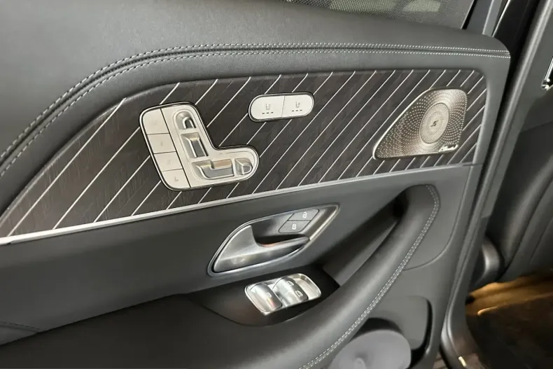 Mercedes-Benz GLS 600 (Clasa GLS) din 2025 cu 20.500 km - oferta MER236423 - foto 15