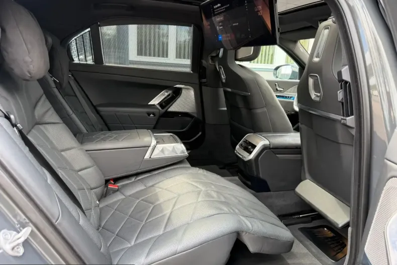 BMW i7 (Seria 7) din 2022 cu 123.866 km - oferta BMW236463 - foto 17