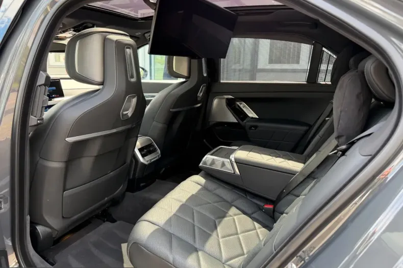 BMW i7 (Seria 7) din 2022 cu 123.866 km - oferta BMW236463 - foto 18