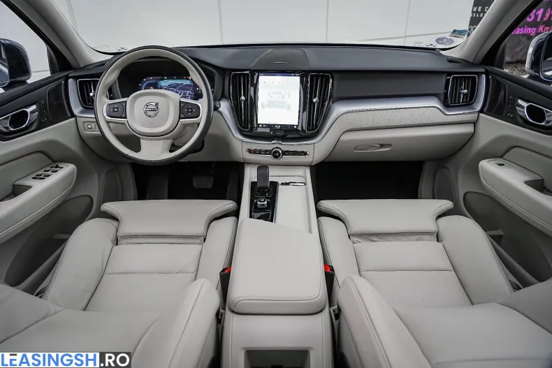 Volvo XC60 din 2022 cu 54.270 km - oferta VOL236523 - foto 3