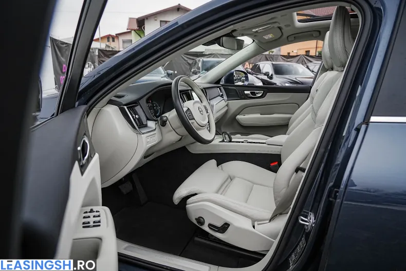 Volvo XC60 din 2022 cu 54.270 km - oferta VOL236523 - foto 11