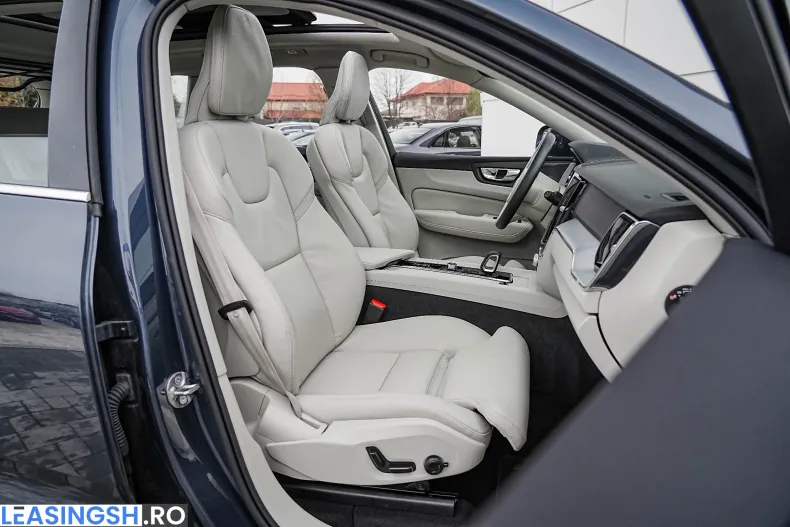 Volvo XC60 din 2022 cu 54.270 km - oferta VOL236523 - foto 12
