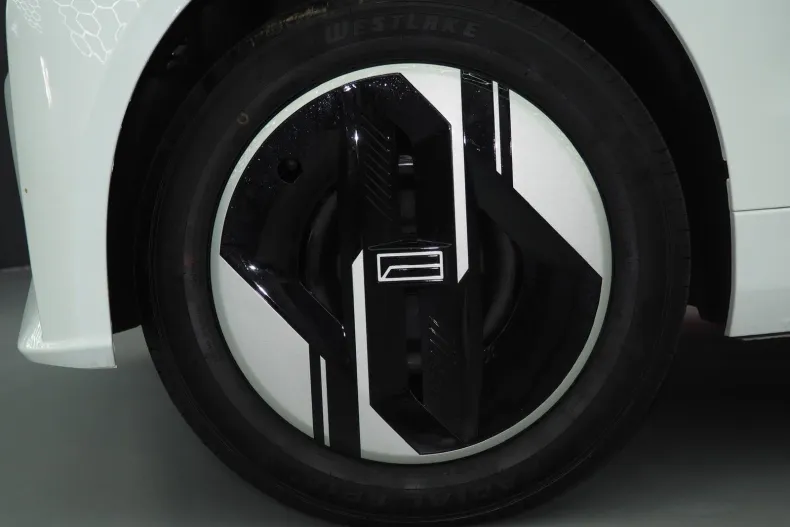 LINKTOUR Alumi Elite din 2026 cu 2 km - oferta LIN236525 - foto 8