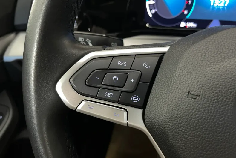 Volkswagen Golf din 2021 cu 52.085 km - oferta VOL236529 - foto 22
