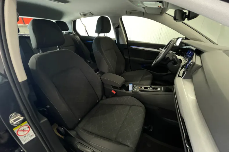 Volkswagen Golf din 2022 cu 51.604 km - oferta VOL236531 - foto 11