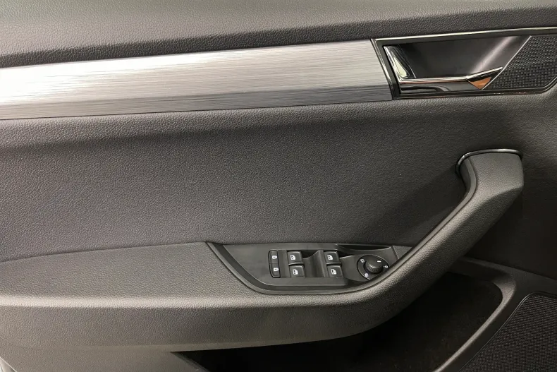 Skoda Superb din 2021 cu 119.972 km - oferta SKO236534 - foto 24