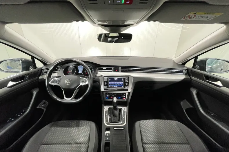 Volkswagen Passat din 2021 cu 39.325 km - oferta VOL236557 - foto 7