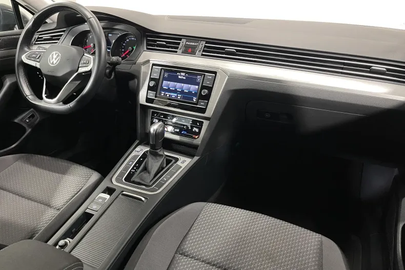 Volkswagen Passat din 2021 cu 39.325 km - oferta VOL236557 - foto 8