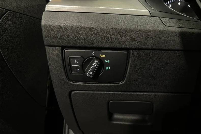 Volkswagen Passat din 2021 cu 39.325 km - oferta VOL236557 - foto 22