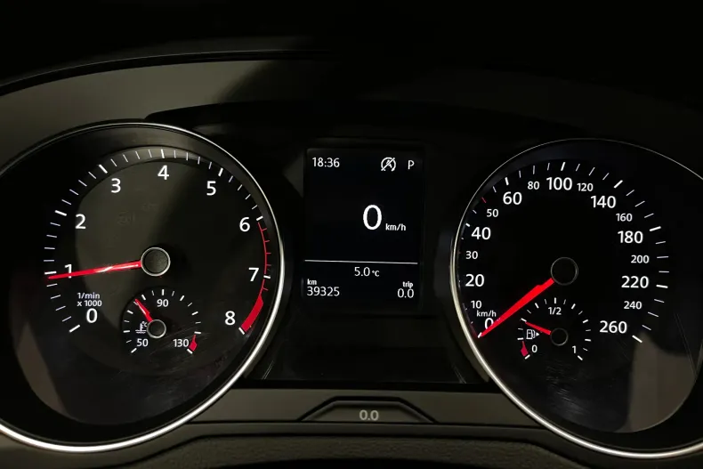 Volkswagen Passat din 2021 cu 39.325 km - oferta VOL236557 - foto 23