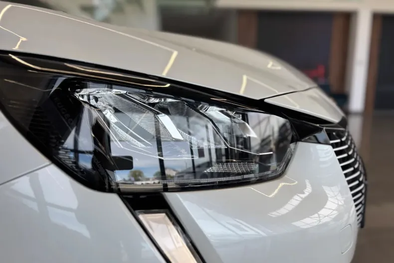 Peugeot 208 din 2022 cu 45.000 km - oferta PEU236562 - foto 28