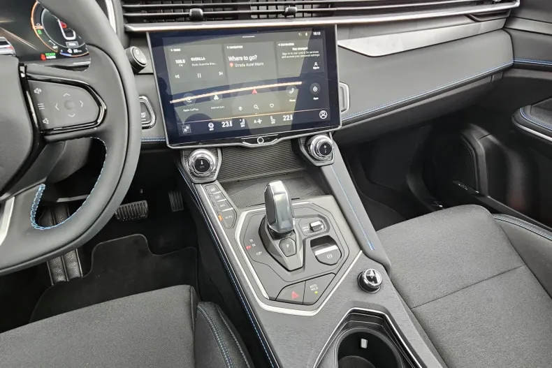 Lynk & Co 01 din 2023 cu 5.000 km - oferta LYN236567 - foto 10