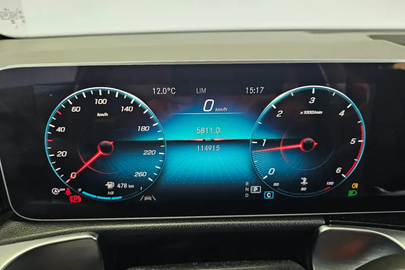Mercedes-Benz GLB 200 (Clasa GLB) din 2020 cu 114.915 km - oferta MER236592 - foto 16