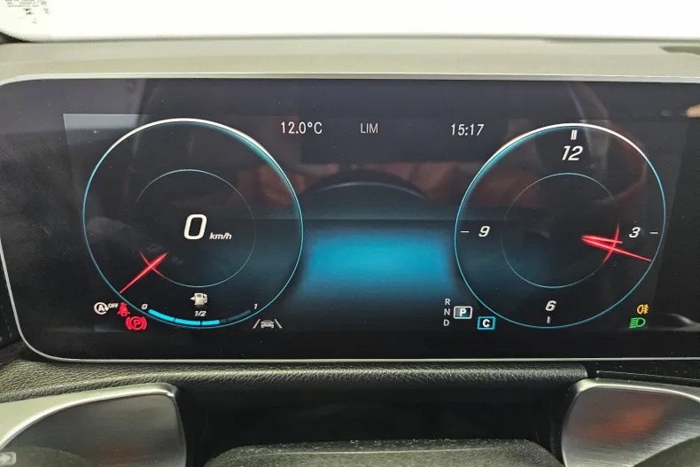 Mercedes-Benz GLB 200 (Clasa GLB) din 2020 cu 114.915 km - oferta MER236592 - foto 18