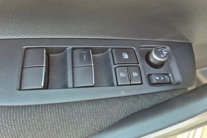 Toyota Corolla din 2025 cu 3.807 km - oferta TOY236596 - foto 14
