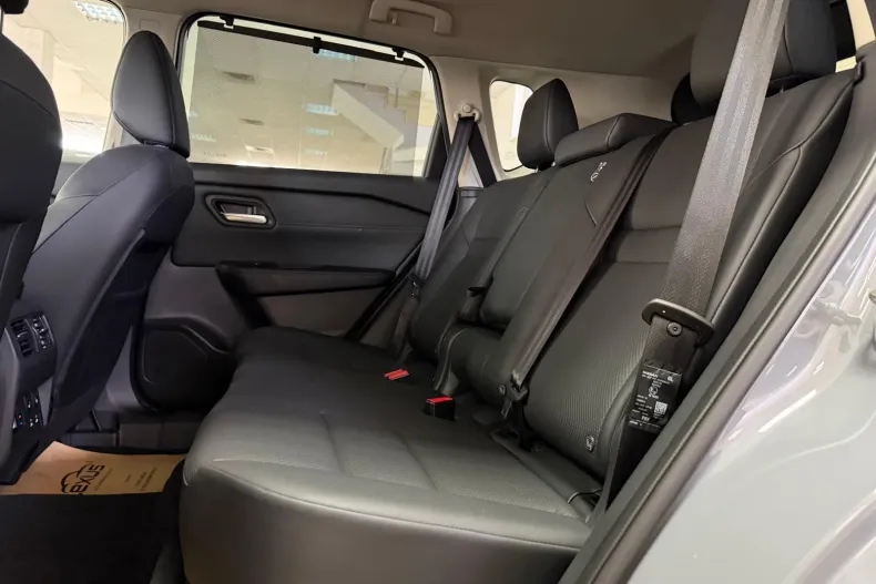 Nissan X-Trail din 2025 cu 4.622 km - oferta NIS236602 - foto 17