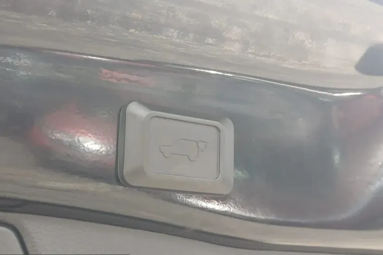 Toyota RAV4 din 2022 cu 84.020 km - oferta TOY236604 - foto 8