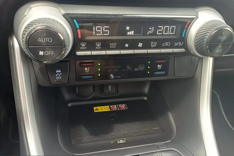 Toyota RAV4 din 2022 cu 84.020 km - oferta TOY236604 - foto 23