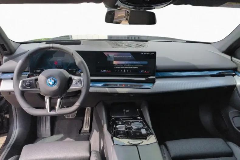 BMW 530 (Seria 5) din 2025 cu 9.243 km - oferta BMW236606 - foto 13
