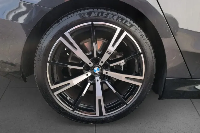 BMW 530 (Seria 5) din 2025 cu 9.243 km - oferta BMW236606 - foto 17