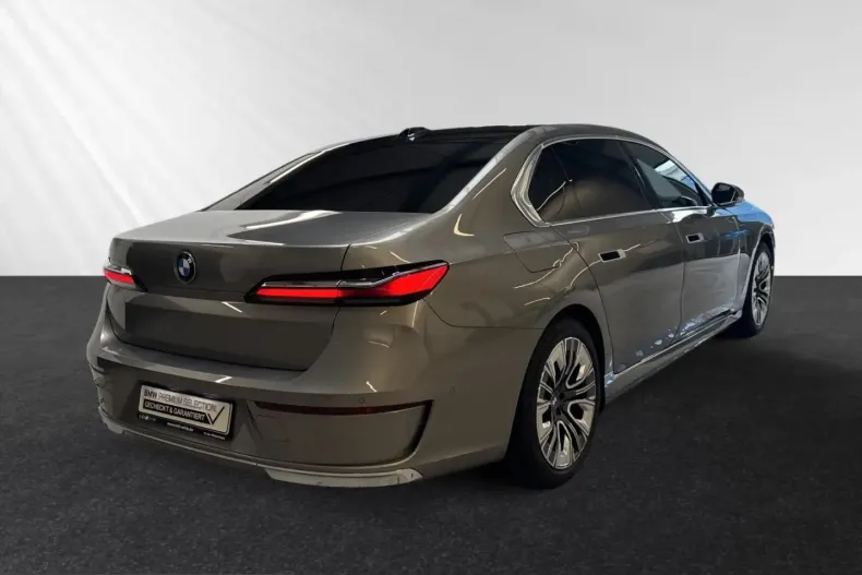 BMW 750 (Seria 7) din 2025 cu 24.499 km - oferta BMW236617 - foto 3