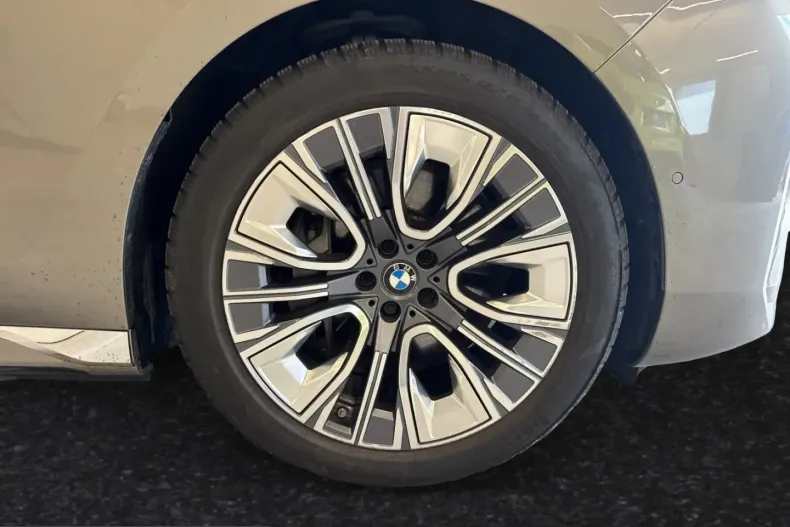 BMW 750 (Seria 7) din 2025 cu 24.499 km - oferta BMW236617 - foto 5