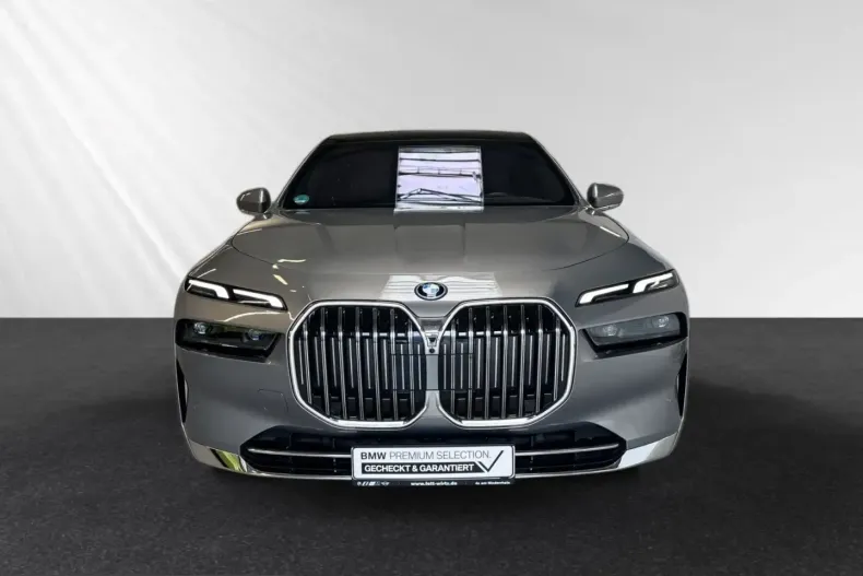 BMW 750 (Seria 7) din 2025 cu 24.499 km - oferta BMW236617 - foto 7