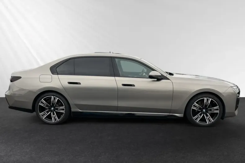 BMW 750 (Seria 7) din 2024 cu 58.102 km - oferta BMW236618 - foto 2