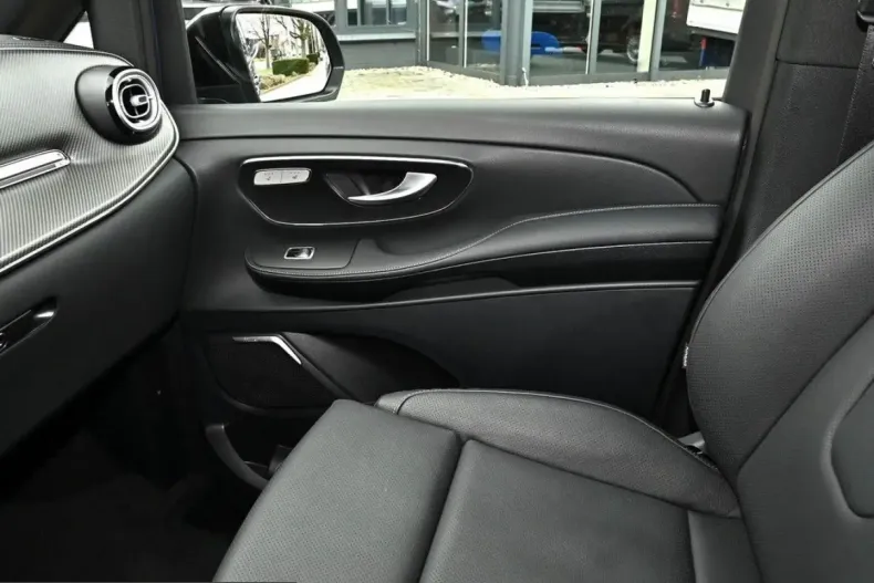 Mercedes-Benz V 300 (Clasa V) din 2025 cu 29.788 km - oferta MER236619 - foto 17